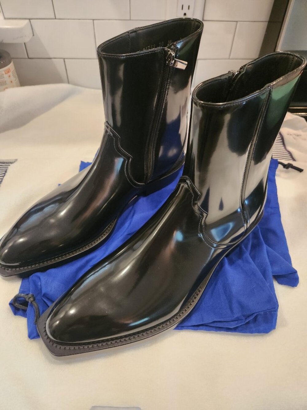 Stuart Weitzman Angel Black Leather Zip Ankle Boots Square Toe 10M NWT